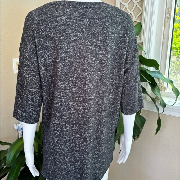 Philosophy Gray 3/4 Sleeve Boxy T-Shirt - Picture 5 of 7